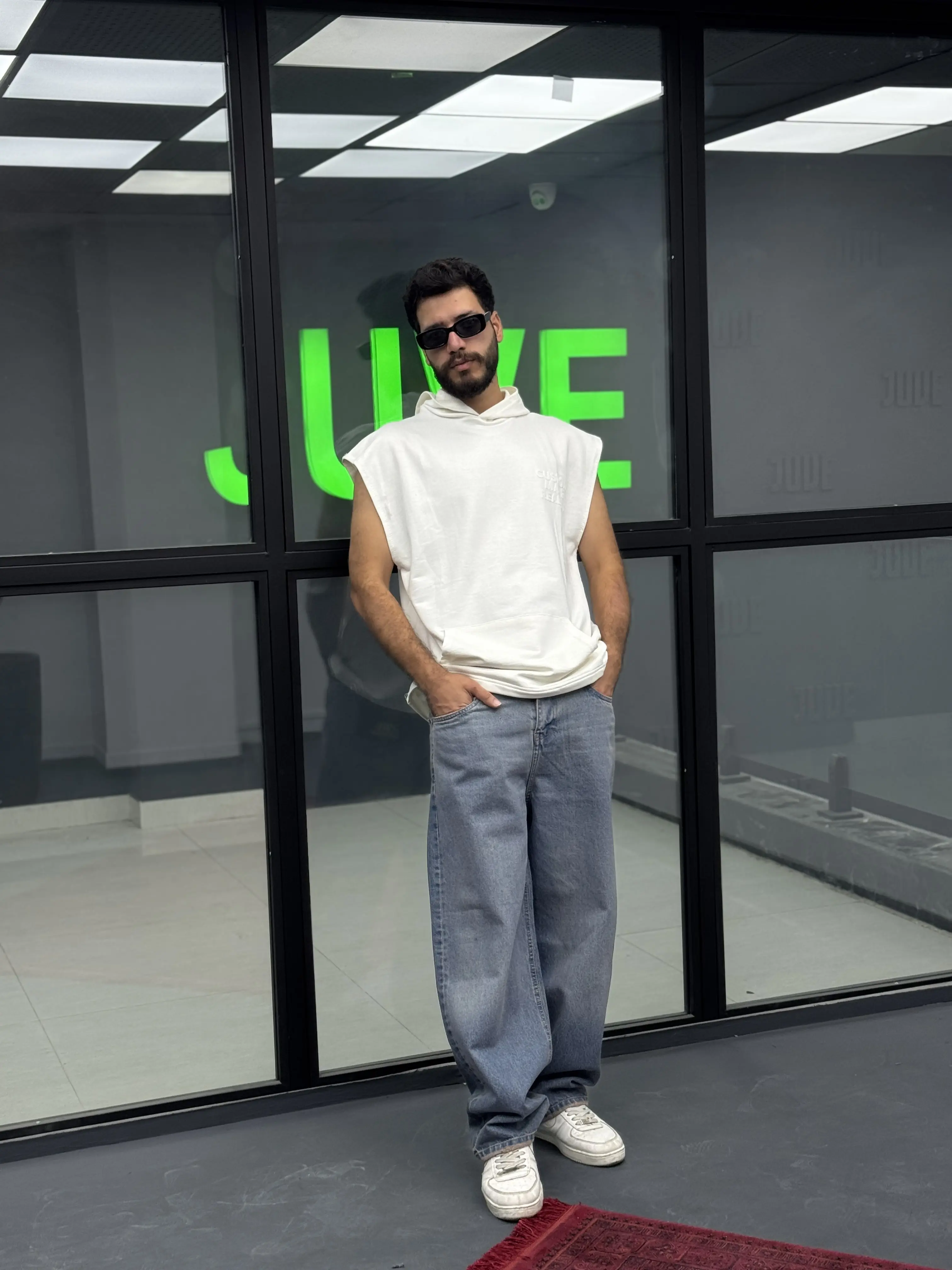 هودی وست darcy wear